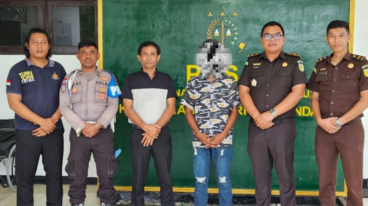 Tahap II Tindak Pidana Pencabulan Di Desa Tasilo oleh Unit Reskrim Polsek Rote Barat Laut (27/02/2025) | (Dok. Polres Rote Ndao)