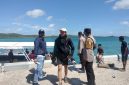 Evakuasi Penumpang Dari atas Kapal tiba di Pelabuhan Oebou dengan pengamanan dan pengawalan dari Personel Polres Rote Ndao (Minggu 04/05/2025) | Foto: dok. Polres Rote Ndao