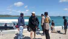 Evakuasi Penumpang Dari atas Kapal tiba di Pelabuhan Oebou dengan pengamanan dan pengawalan dari Personel Polres Rote Ndao (Minggu 04/05/2025) | Foto: dok. Polres Rote Ndao