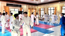 Personel Polres Rote Ndao Melaksanakan Ujian Beladiri Sebagai Syarat Kenaikan Pangkat TMT 01 Juli 2025 (Minggu 11/5/2025) | Foto: Dok. Polres Rote Ndao