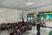 Sosialisasi Kamseltibcarlantas Oleh Personel Satuan Lalu Lintas Polres Rote Ndao Pada SMP Satap Batulai (Kamis 12/05/2025) | Foto: Dok. Polres Rote Ndao
