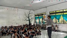 Sosialisasi Kamseltibcarlantas Oleh Personel Satuan Lalu Lintas Polres Rote Ndao Pada SMP Satap Batulai (Kamis 12/05/2025) | Foto: Dok. Polres Rote Ndao