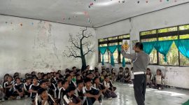 Sosialisasi Kamseltibcarlantas Oleh Personel Satuan Lalu Lintas Polres Rote Ndao Pada SMP Satap Batulai (Kamis 12/05/2025) | Foto: Dok. Polres Rote Ndao