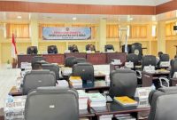 Bupati Rote Ndao Paulus Henuk, SH, Ketua DPRD Alfred Saudila, A.Md, Sekretaris Daerah Drs. Jonas M. Selly, MM dan para Wakil Ketua DPRD Denyson Moy, ST pada Pembukaan Sidang II DPRD Kabupaten Rote Ndao, Senin (14/07/2025) | Foto: Bidkom_DKISP Rote Ndao