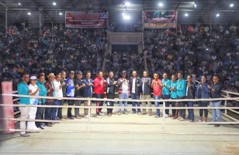 Foto: Bupati Rote Ndao Paulus Henuk,SH dan Forkompimda saat pembukaan Eksibisi Tinju Amatir antar Sasana Rote Ndao 2025 | Bidkom_DKISP Rote Ndao