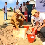 Bupati Rote Ndao Letakkan Batu Pertama Pembangunan Sarana Air Bersih di Desa Oelolot