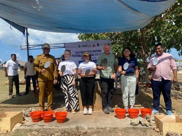 Acara Peletakan Batu Pertama Pembangunan Sarana Air Bersih Program Rote Malole Water di Dusun Adek Desa Oelolot Kecamatan Rote Barat | Foto: DKSIP_rotendao