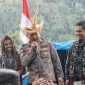 Kapolres Rote Ndao AKBP Mardiono.,S.ST.,M.K.P menemui aksi.masa unjuk rasa damai didepan Mapolres Rote Ndao, Senin (08/09/2025) | Foto: Humas Polres Rote Ndao/tribrata.