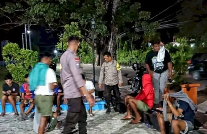 Personel Polsek Lobalain Melakukan Patroli Pada Malam Hari Untuk Cegah Potensi Gangguan Kamtibmas, Kamis (18/09/2025) | Foto/dok.HumasPolresRoteNdao
