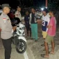 Kegiatan preventif yang dilaksanakan oleh Personel Polsek Pantai Baru Aipda Marthen Dae Panie.,S.H bersama Brigpol Riman Panie dan Bripda Imam Sofyan | Foto: Dok. Humas Polres Rote Ndao