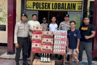 Personel Polsek Lobalain Mengamankan Minuman Alkohol Tanpa Ijin Edar, Selasa (04/11/2025) | FOTO/humaspolresrotendao