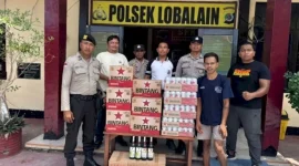 Personel Polsek Lobalain Mengamankan Minuman Alkohol Tanpa Ijin Edar, Selasa (04/11/2025) | FOTO/humaspolresrotendao