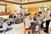 Pemeriksaan Administrasi Penerimaan Bintara Brimob Pabanrim Polres Rote Ndao, Jumat (21/11/2025) | FOTO\humaspolresrotendao