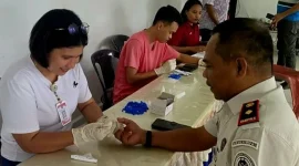 Suasana pemeriksaan kesehatan menyeluruh bagi warga binaan dan petugas Lapas Kelas III Baa hasil kerja sama dengan Dinkes Rote Ndao. Jumat (27/2/2026). FOTO: ROOL/Ho-humas @lapasbaa