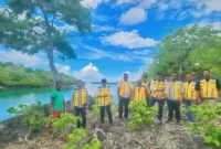 Balai Pelaksanaan Jalan Nasional (BPJN) Nusa Tenggara Timur (NTT) meninjau lokasi pembangunan jembatan gantung di Pulau Usu, Rote Ndao. | FOTO: ROOL/Ho