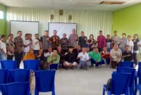 Foto bersama seusai rapat Koordinasi Polsek Lobalain Bersama Orang Tua Siswa, Tokoh Masyarakat dan Pihak Sekolah Dalam Rangka Pencegahan Tawuran Antar Pelajar, Kamis (12/03/2026). FOTO ROOL/Ho-humasresRN