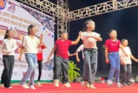 Penampilan line dance dari siswa siswi SD Onatali pada panggung hiburan Pameran Pembangunan dan Expo UMKM Rote Ndao 2026. FOTO: ROOL/Ho-PPID UTAMA_DKISP_RN