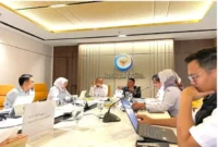 Rapat Kerja antara Bupati Rote Ndao Paulus Henuk dengan perwakilan Kementerian Kelautan dan Perikanan, Kementerian ESDM, PT. Pertamina Patra Niaga, PT. PLN, BPH Migas dan PT. Nindya Karya. FOTO: ROOL/Ho-PPID UTAMA_DKISP