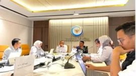 Rapat Kerja antara Bupati Rote Ndao Paulus Henuk dengan perwakilan Kementerian Kelautan dan Perikanan, Kementerian ESDM, PT. Pertamina Patra Niaga, PT. PLN, BPH Migas dan PT. Nindya Karya. FOTO: ROOL/Ho-PPID UTAMA_DKISP