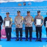 Reward Kapolda NTT untuk Tim Gabungan Penyelamat Paus Pilot Mbadokai