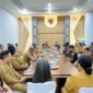 Rapat Kerja Sama Bupati Rote Ndao bersama Jajaran Kepala PD dengan Kajari Baru Rote Ndao | FOTO: ROOL/Ho-PPID Utama_DKISP Kab. Rote Ndao