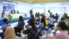 Wujudkan PAUD HI, Bunda PAUD Rote Ndao Serahkan KIA dan Tutup Pelatihan Pendidik | FOTO: ROOL/Ho-PPID Utama_DKISP Kab. Rote Ndao
