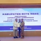 Penyerahan Laporan Hasil Pemeriksaan (LHP) oleh Kepala BPK Perwakilan Provinsi Nusa Tenggara Timur, Tryantoro, S.E., M.M., CSFA kepada Bupati Rote Ndao, Paulus Henuk, SH dan Ketua DPRD Kabupaten Rote Ndao Alfred Saudila, A.Md | FOTO: ROOL/Ho-PPID Utama_DKISP Kab. Rote Ndao