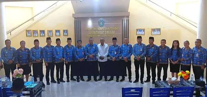 Sejumlah kepala perangkat daerah dilingkungan Pemkab Rote Ndao mengikuti acara Serah Terima Jabatan (Sertijab) yang dipimpin oleh Sekretaris Daerah Kabupaten Rote Ndao, Drs. Jonas M. Selly, MM, Jumat (08/05/2026) bertempat di Aula Lantai I Kantor Bupati Rote Ndao | FOTO: ROOL/Ho-PPID Utama_DKISP